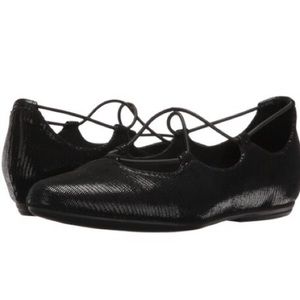 Earthies Essen Black Ballet Flat